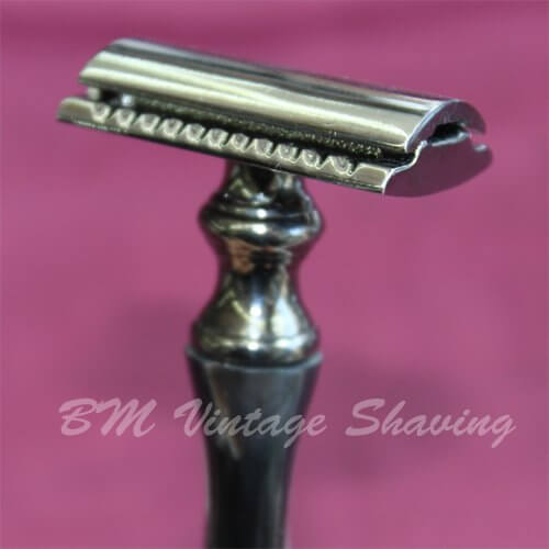 Double Edge Razor - Charcoal Chrome with Horn Handle