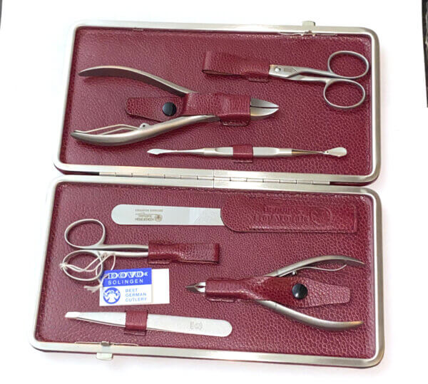 Dovo deluxe Manicure Set - Red Case